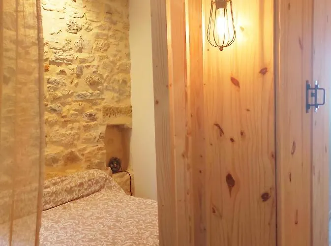 Carre Des Halles Centre Historique * Baiona